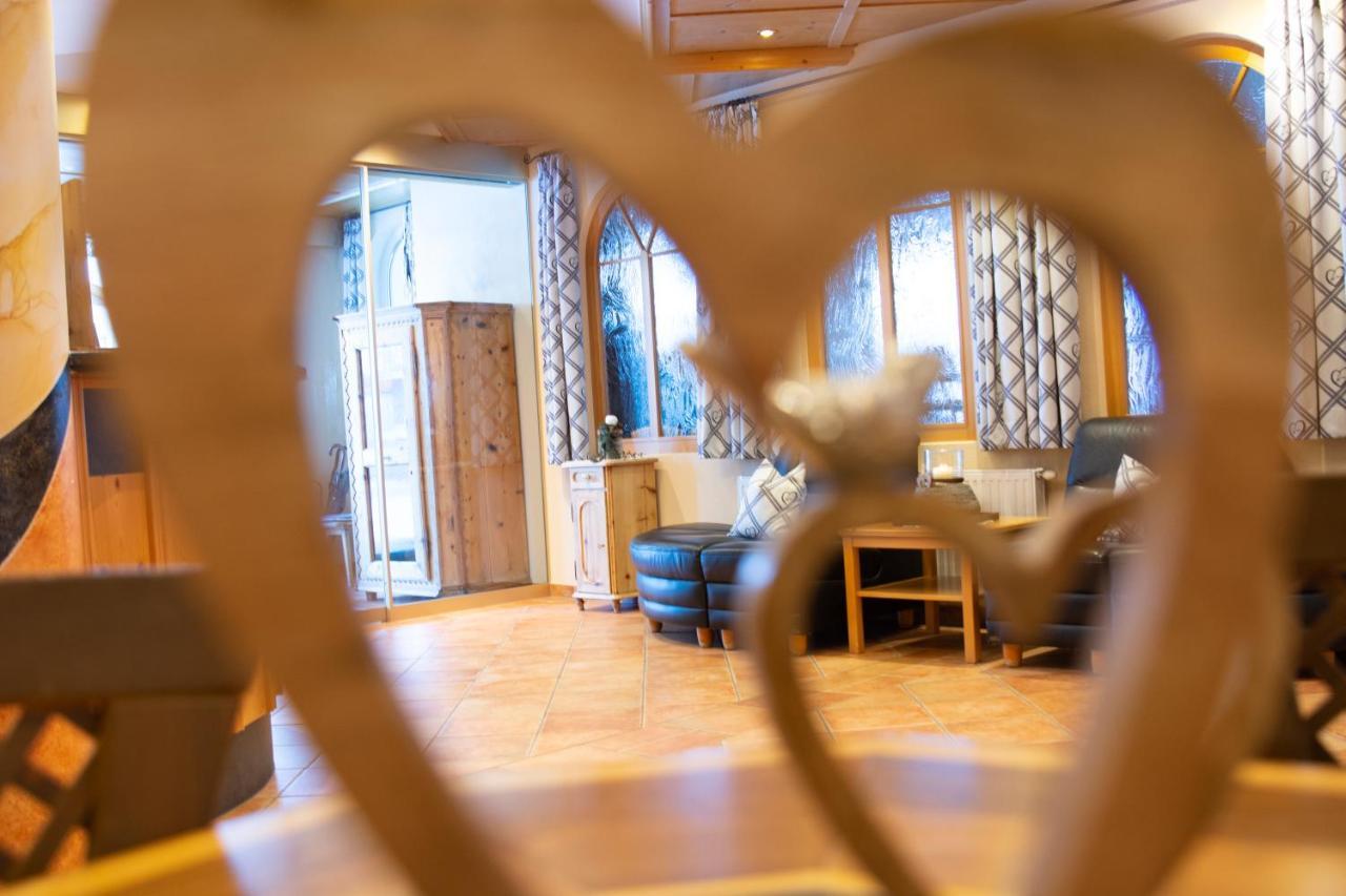 Hotel Garni Alpenhof Ischgl Exteriör bild
