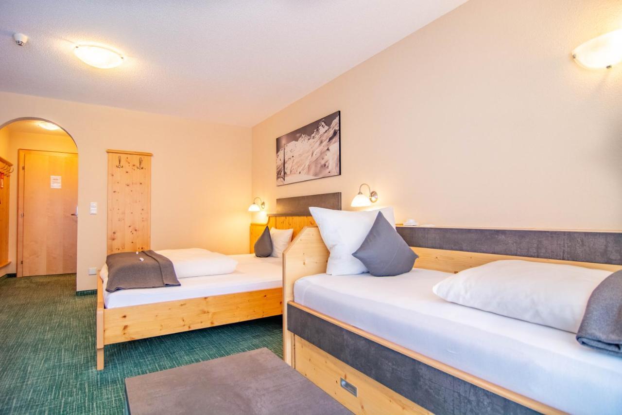 Hotel Garni Alpenhof Ischgl Exteriör bild