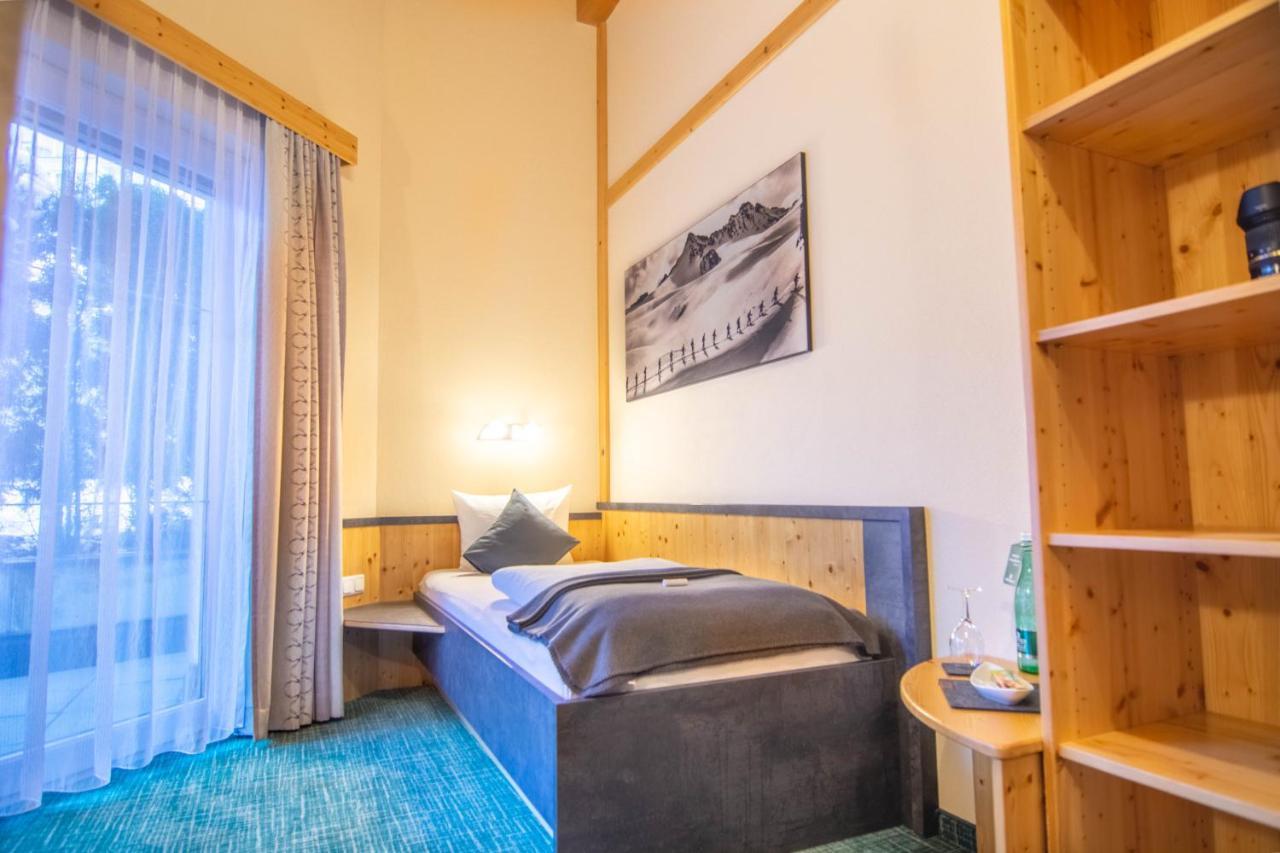 Hotel Garni Alpenhof Ischgl Exteriör bild