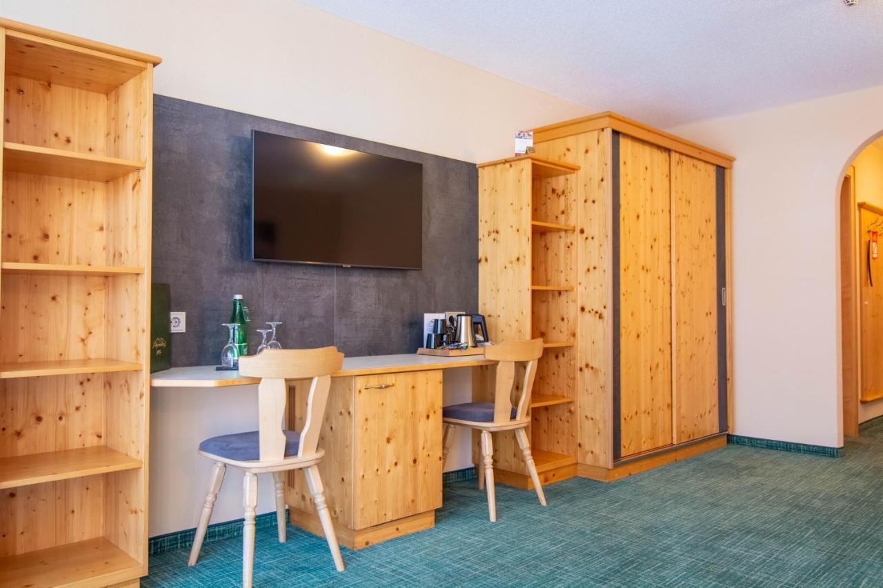 Hotel Garni Alpenhof Ischgl Exteriör bild