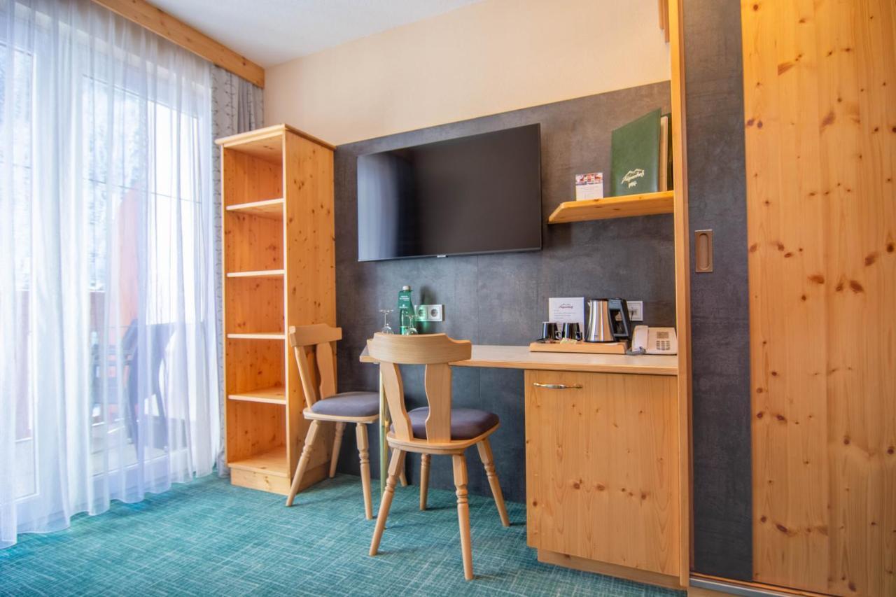 Hotel Garni Alpenhof Ischgl Exteriör bild