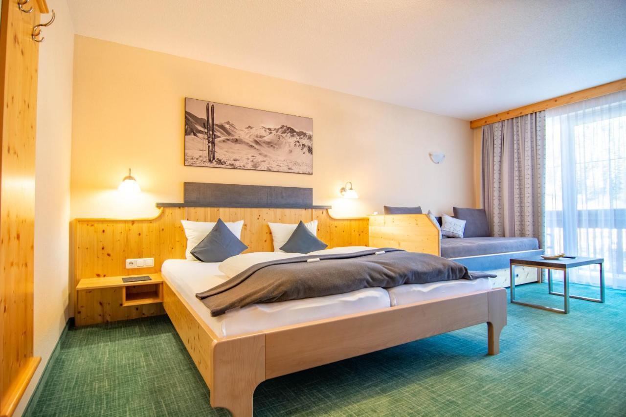 Hotel Garni Alpenhof Ischgl Exteriör bild