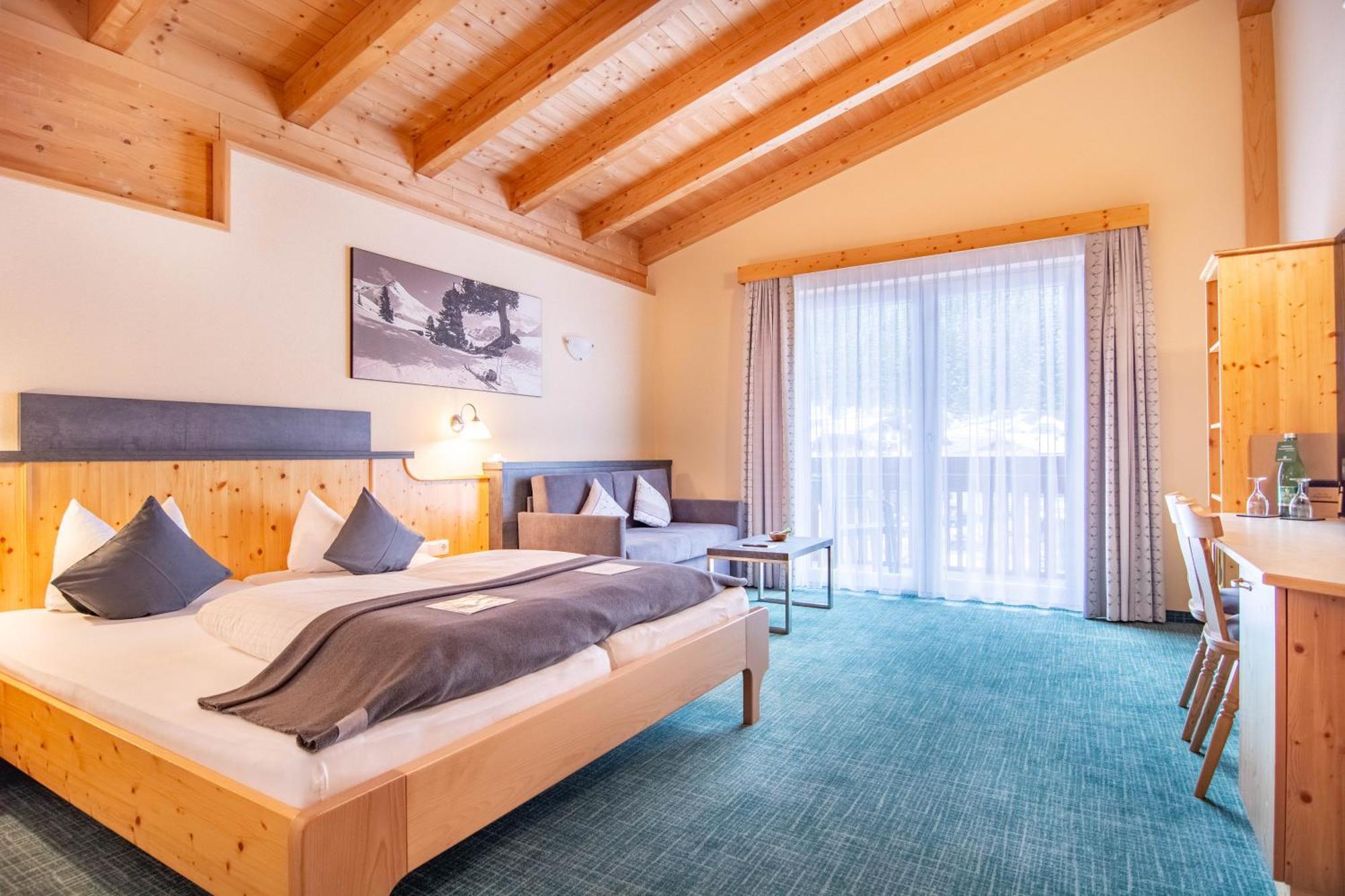 Hotel Garni Alpenhof Ischgl Exteriör bild